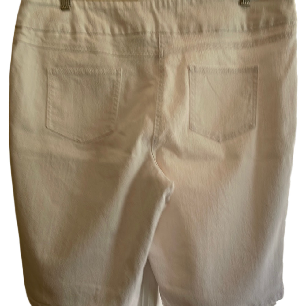 Ruby Rd. Classic White Women's Bermuda Shorts Size 18 - Picture 4 of 5